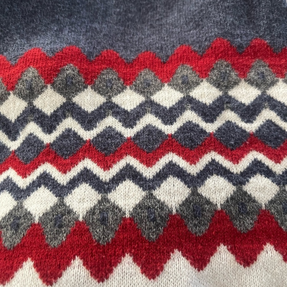 Hollister Navy, White, and Red Crewneck Sweater - Picture 3 of 3